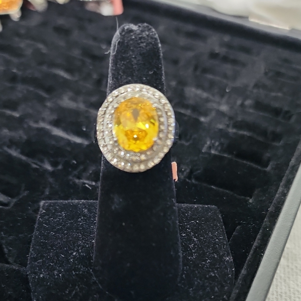 Elegant Yellow Citrine Gemstone Ring with Silver Accents